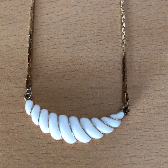 Vintage Necklace - Picture 1 of 2